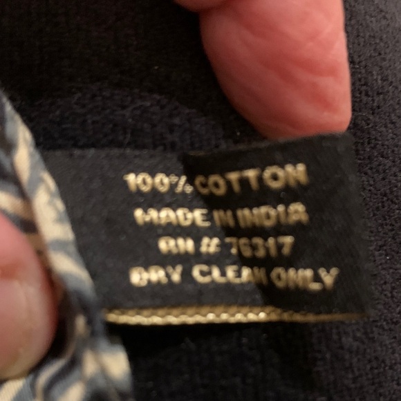 Geometric Patterned long Scarf - Picture 3 of 8